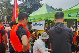 邮报：因法律结构问题，拉特克利夫收购曼联股份预计下周才公布